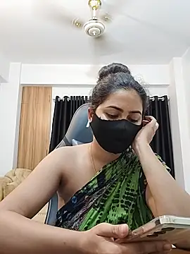 Webcam Model(MiaKhalifa--) is live