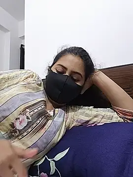 Webcam Model (MiaKhalifa--)  is live.Free join now!