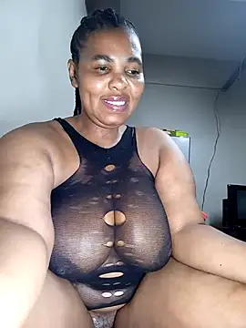 Webcam Model (Rellahh)  is live.Free join now!