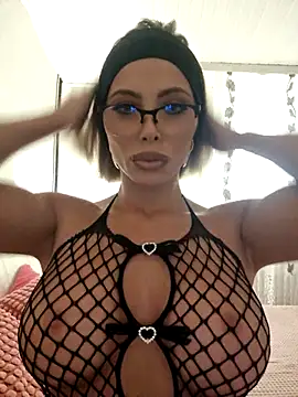 Webcam Model(TamaraSavage) is live