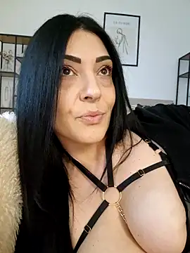 Webcam Model (AryaSummersReal)  is live.Free join now!