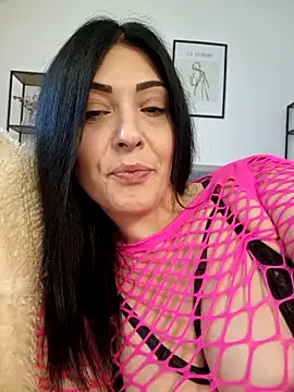 Webcam Model(AryaSummersReal) is live