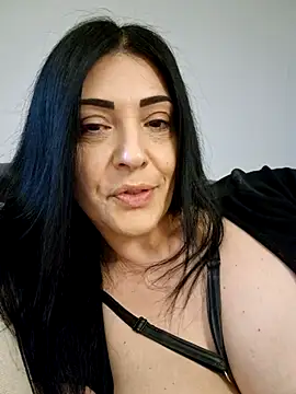 Webcam Model(AryaSummersReal) is live