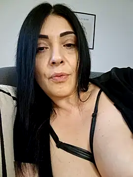 Webcam Model(AryaSummersReal) is live