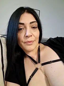 Webcam Model(AryaSummersReal) is live