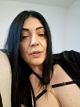 Webcam Model(AryaSummersReal) is live