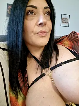 Webcam Model(AryaSummersReal) is live