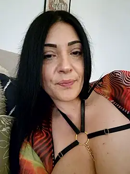 Webcam Model (AryaSummersReal)  is live.Free join now!