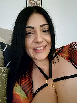 Webcam Model (AryaSummersReal)  is live.Free join now!