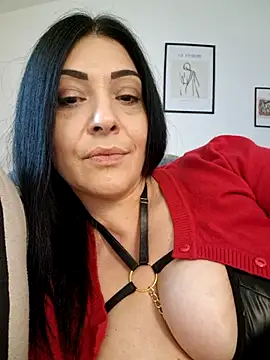 Webcam Model (AryaSummersReal)  is live.Free join now!