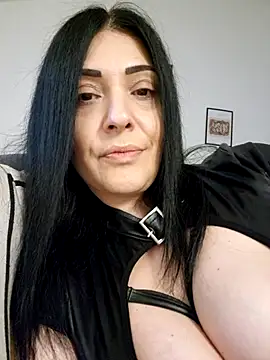 Webcam Model (AryaSummersReal)  is live.Free join now!