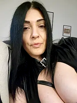 Webcam Model (AryaSummersReal)  is live.Free join now!