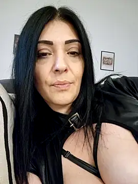 Webcam Model (AryaSummersReal)  is live.Free join now!