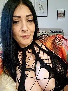 Webcam Model(AryaSummersReal) is live