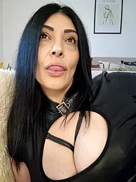 Webcam Model (AryaSummersReal)  is live.Free join now!