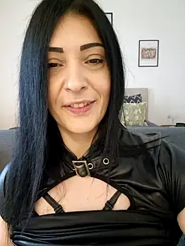 Webcam Model(AryaSummersReal) is live