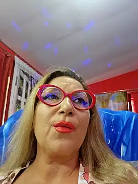 Webcam Model(mature_lisa_naughty) is live