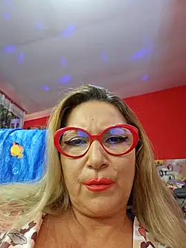 Webcam Model(mature_lisa_naughty) is live