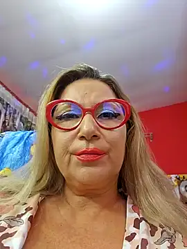 Webcam Model (mature_lisa_naughty)  is live.Free join now!