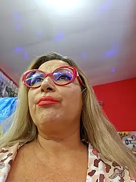 Webcam Model (mature_lisa_naughty)  is live.Free join now!