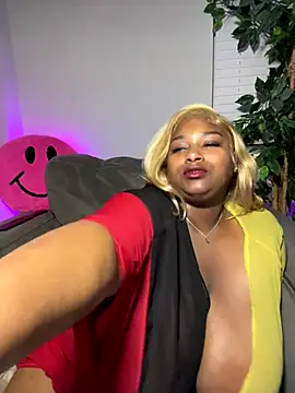 Webcam Model(BigFineSelena) is live