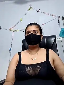 Webcam Model (Prionti-Sen)  is live.Free join now!