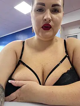 Webcam Model (GeorgiaLerox)  is live.Free join now!