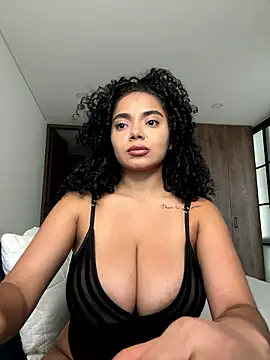 Webcam Model(Mariecurl) is live