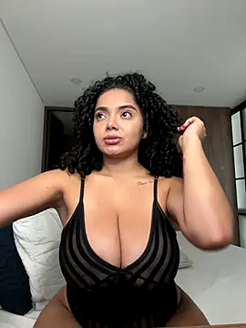 Webcam Model (Mariecurl)  is live.Free join now!