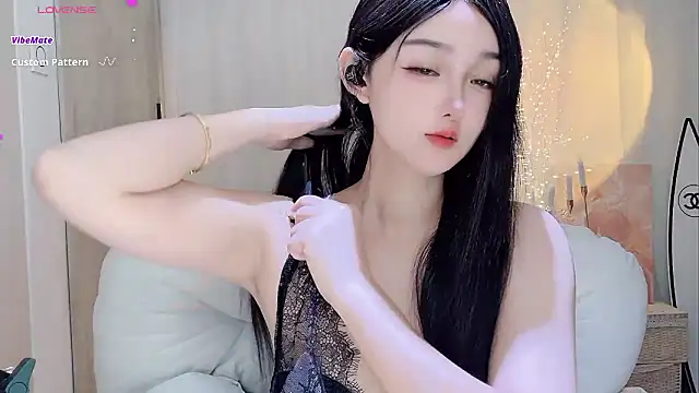 美女IssDoris在线直播