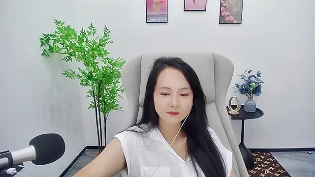 美女ZYN5520在线直播