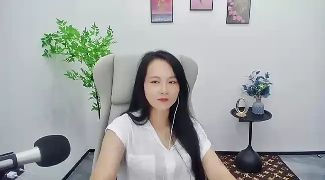 美女ZYN5520在线直播