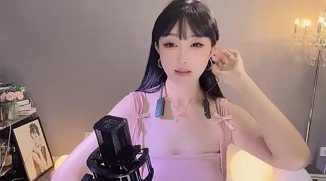 美女jingling666在线直播