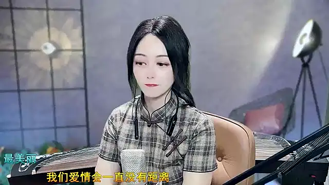 美女LLHUBY00在线直播