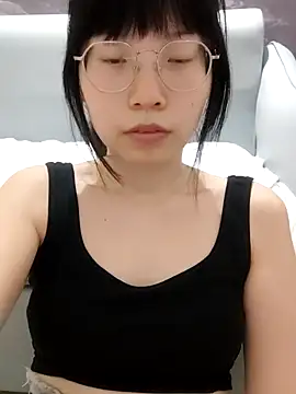 美女qxyqxy在线直播