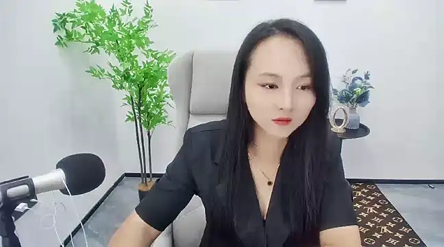 美女ZYN5520在线直播