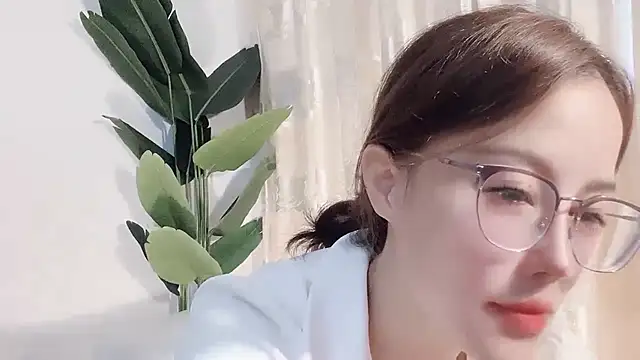 美女Krismil3在线直播