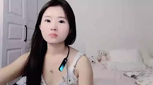 美女xinxinroom520在线直播