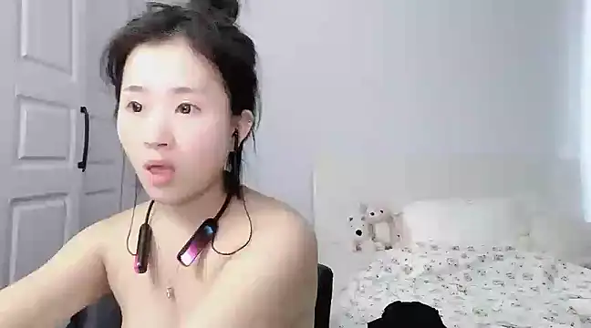 美女xinxinroom520在线直播