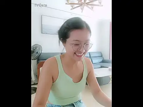 美女luoxuwen在线直播