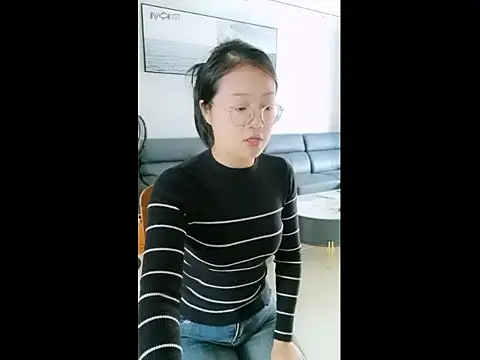 美女luoxuwen在线直播