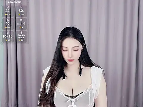 美女yifei1024在线直播