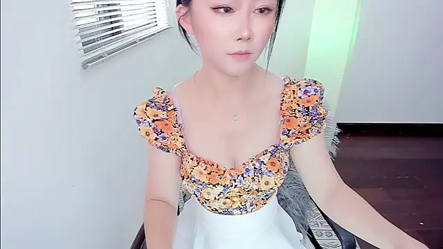 美女AmbermissU在线直播