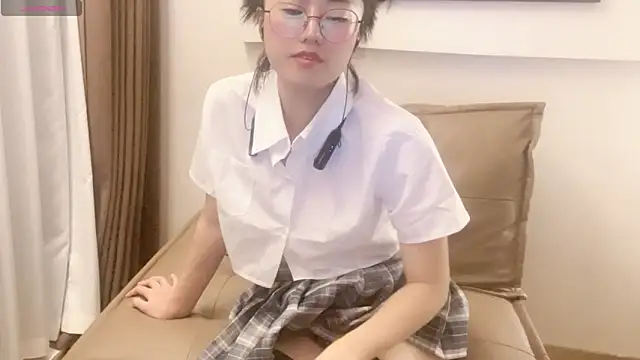 美女Leonora在线直播