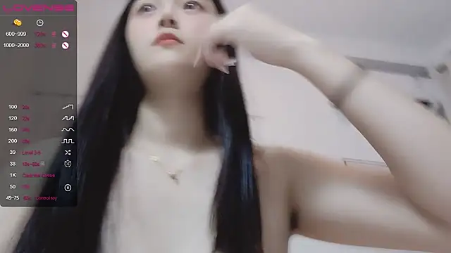 美女QiuPeiPeimmm在线直播