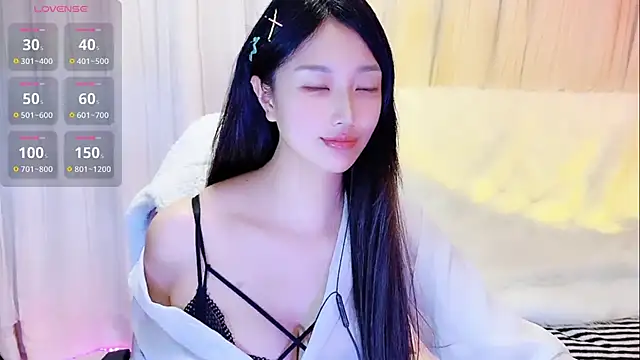 美女_O--O_在线直播