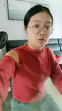 美女luoxuwen在线直播