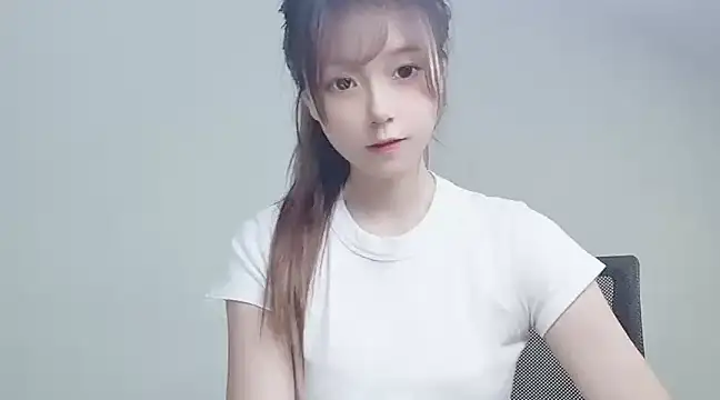 美女VaerySaenz在线直播