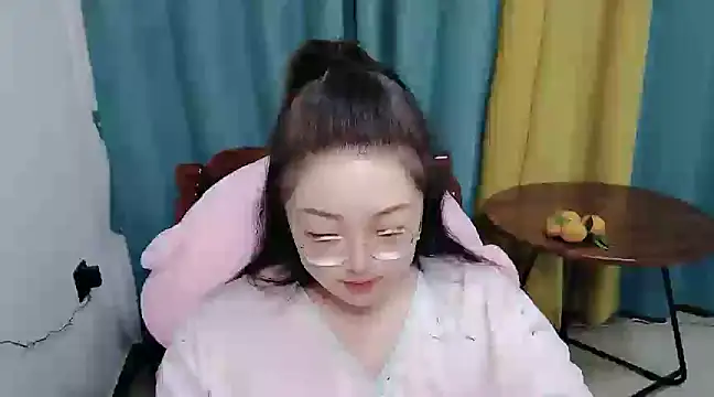 美女cssouztt77在线直播