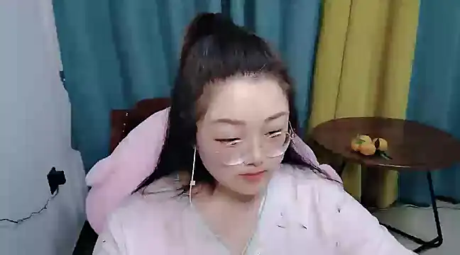 美女cssouztt77在线直播